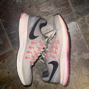 Nike air Pegasus Gray and Pink Athletic Shoes with Mesh Upper